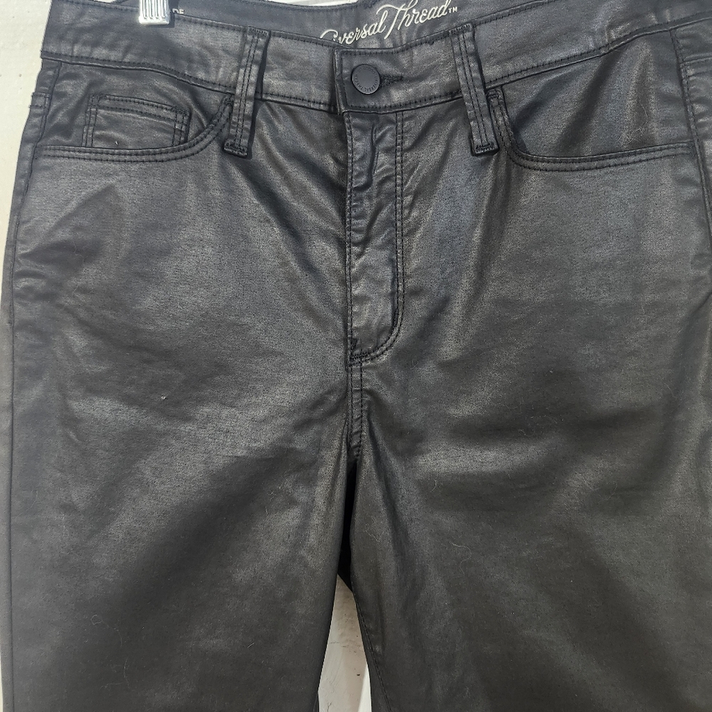 Universal Thread Women's Matt Black Pants. high rise skinny size‎ 8